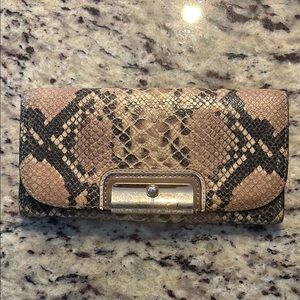 Coach Tan and Black Wallet Elegant Design